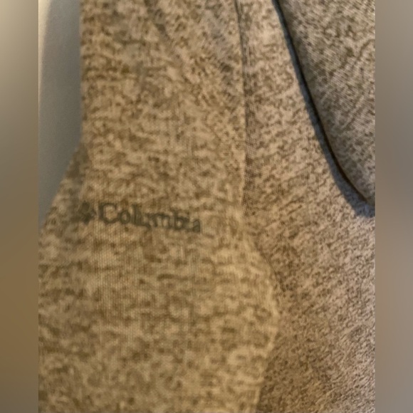 Columbia Women’s 1/4 button hooded sweatshirt, small - Picture 4 of 5